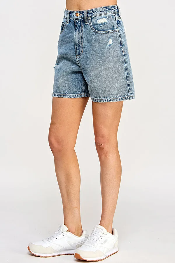 HIGH RISE BAGGY SHORTS WITH SLIGHT DISTRISSING IN LIGHT VINTAGE   / SP-S7576LV