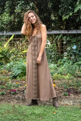 ILANA DRESS IN EARTHY BROWN